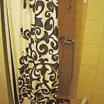 In Kristal Complex Νεσέμπαρ